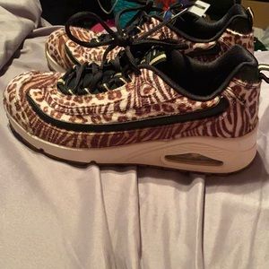 Skechers leopard print